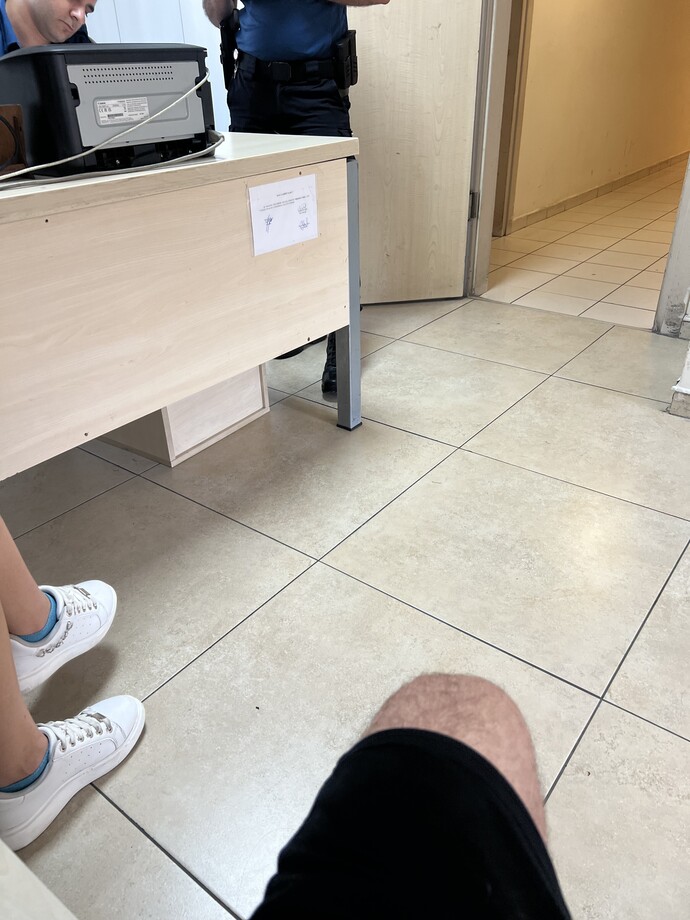 Aynı acıyı tekrar tekrar anlatmak, iyileşmek midir yoksa yeniden kanatmak mı?