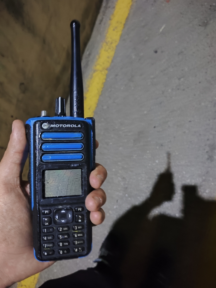 Sevgilim bana yeni telefon almış , güzel mi?