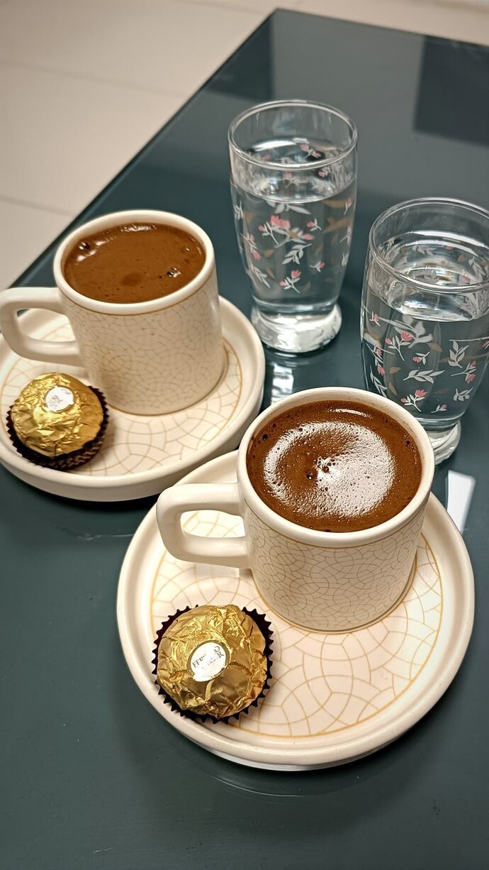 Bu günkü kahvemiz kimlere gelsin?