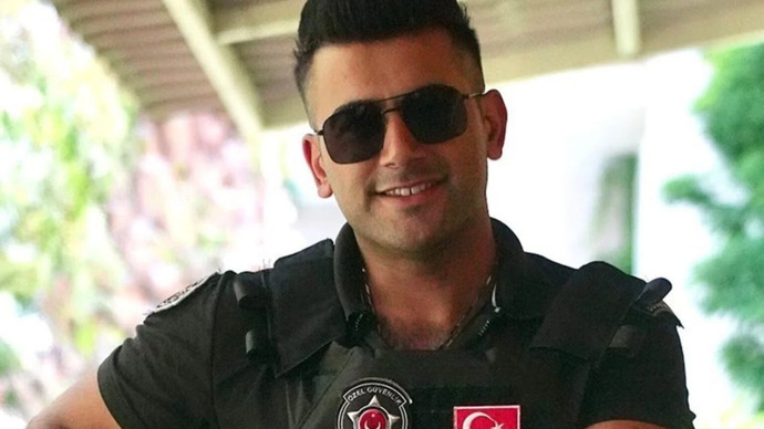 Devlet hâlâ 14 yaşındaki kızın ifadesini niye işleme alıp bu sapığı yakalamıyor?