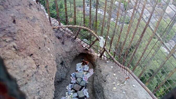 Şeytanın ayak izi olduğu doğru mu?