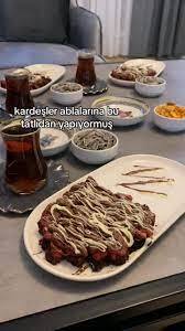 Ablalar kardeşlerine yemeleri için ne yemek yaparlar?