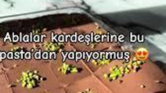 Ablalar kardeşlerine yemeleri için ne yemek yaparlar?