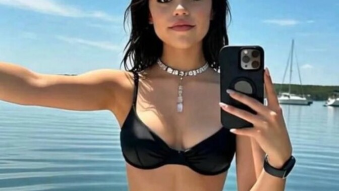 Siyah bikiniler sıradan mı geliyor çekici mi?