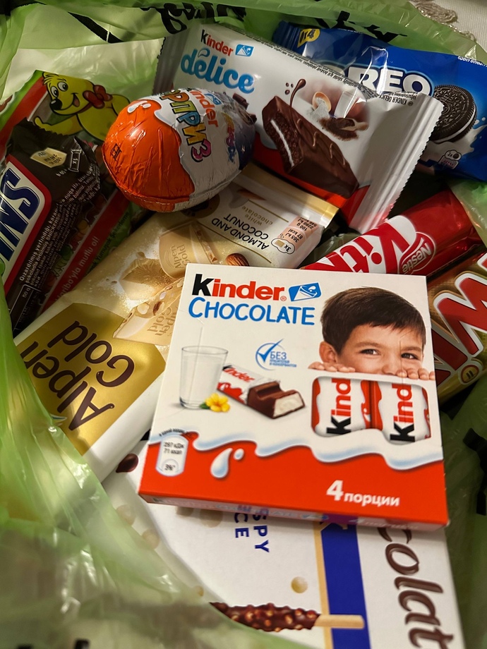 Herkesin mutlaka vazgeçemediği bir abur cuburu vardır… Sizin favoriniz ne? 🍫?