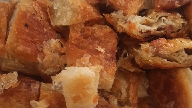 Kıymalı börek mi patatesli mi?