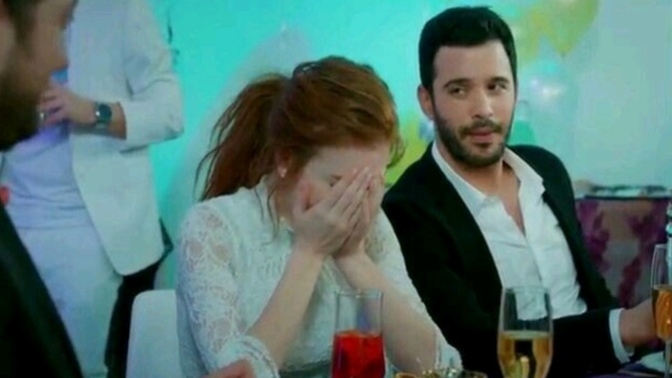 Sevgilin toplum içinde sana iltifat etse utanır mısın?