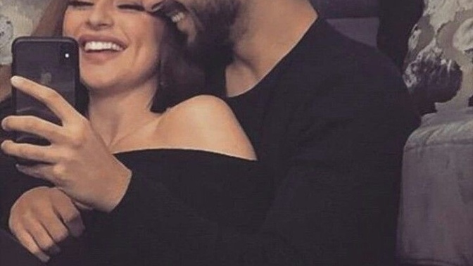 Aşk yüzünüzü sinirden mi güldürdü sevinçten mi?