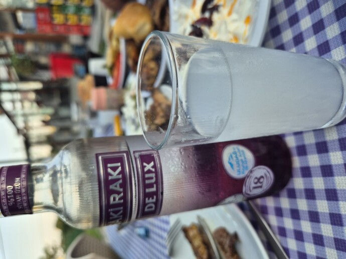 Kiminle karşılıklı rakı içmek isterdiniz?