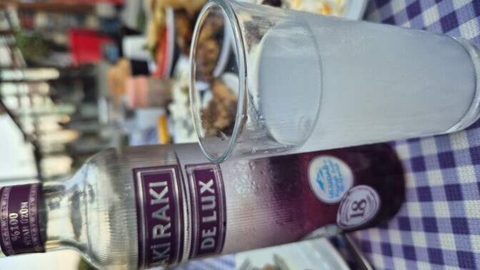 Kiminle karşılıklı rakı içmek isterdiniz?