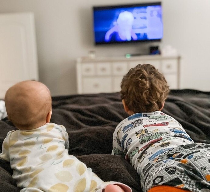 Televizyon çocukların gelişimi ne yönde etkiliyor?