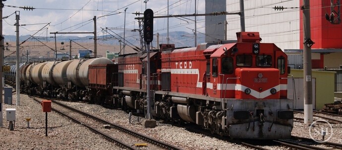 Tren kazası yoksa tır kazası mı yük treni de var bi 150 km ile 200 ile gelen Bi tren araba Çarp sa ne olur veya araba tır çarparsa?
