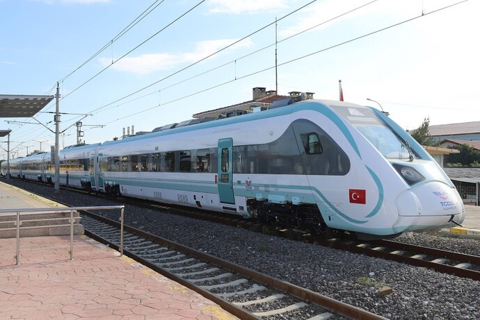 Tren kazası yoksa tır kazası mı yük treni de var bi 150 km ile 200 ile gelen Bi tren araba Çarp sa ne olur veya araba tır çarparsa?
