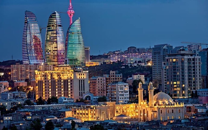 Haftaya 🇦🇿 Azerbaycana 🇦🇿 gitmeyi düşünüyorum nerelere gitmeyi? neler yapmayı? önerirsiniz?
