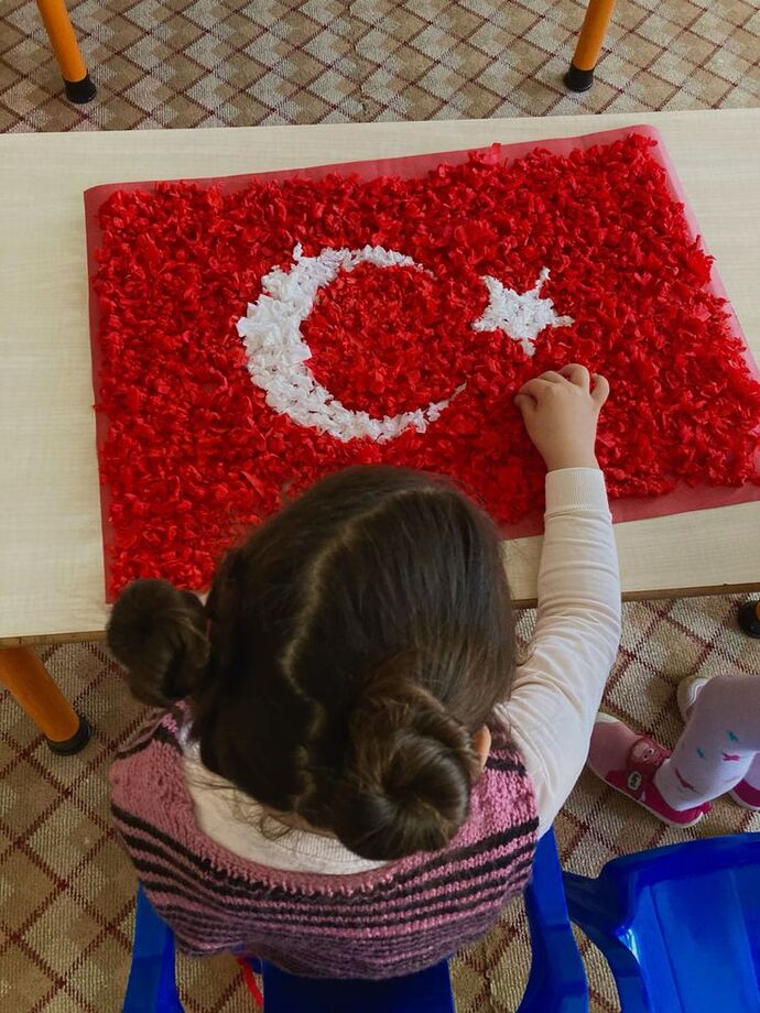 Kötü şeylerin bizi şaşırtamaması garip değil mi? Burası benim ülkem ama bu ülkeden iyi bir beklentim yok mesela?