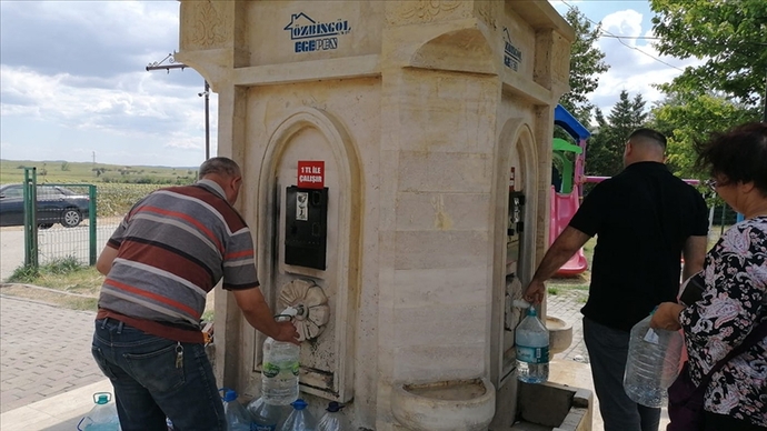 Çeşmeye su doldurmaya mı gidersiniz yoksa marketten su satın alır mısınız?