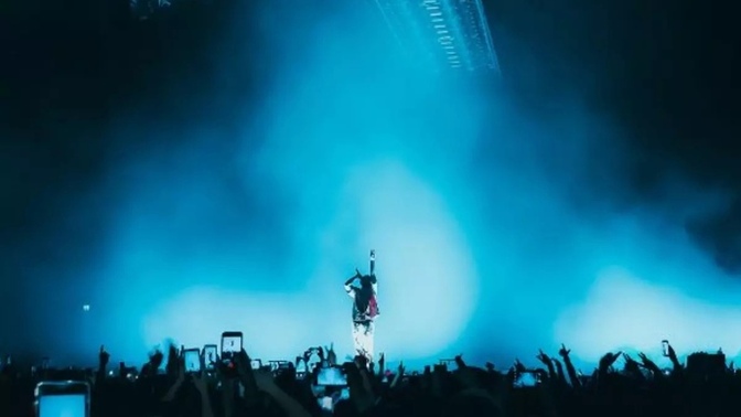 Yaşasaydı da konserine gitseydim dediğiniz bir sanatçı var mı?
