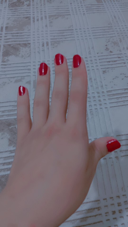 Kızlar helloori 🥰 prensesiniz geldi tekrar, oje sürdüm 💅 nasıl sizce?
