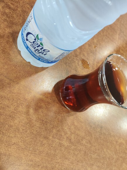 Benim çay su mesaisi başladı 🤣 sizde hava sıcaklığı kaç derecelerde bugün?