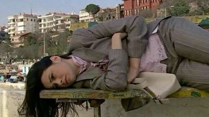Birini çok sevdiğin halde vazgeçer misin?