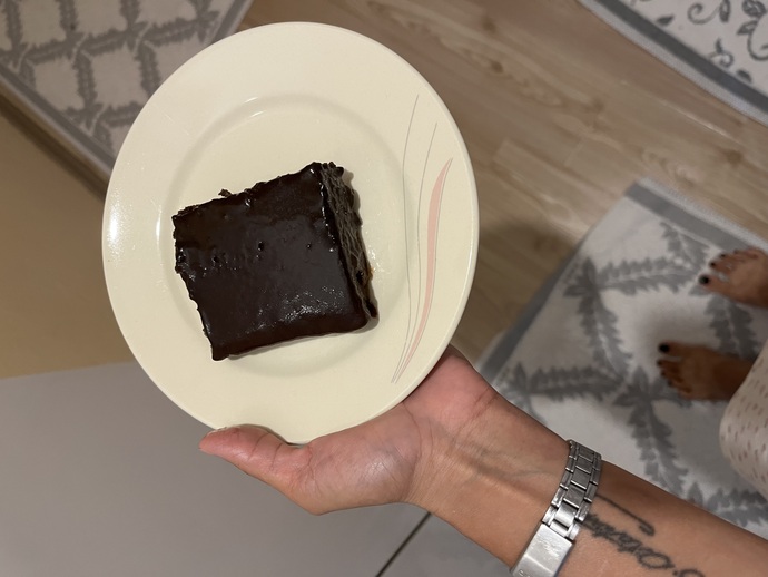 Yağmur tatlı krizine sokacaksın bizi diyor sanki kendisine yaptım👻ıslak kek yaptım nasıl görünüyor?