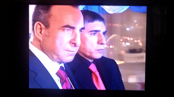 Tekrar tekrar izlediğiniz bir dizi var mı?