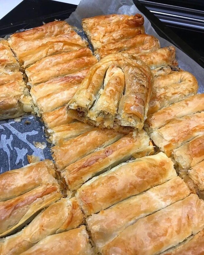 Börekçide satılan kıymalı böreği sever misiniz?