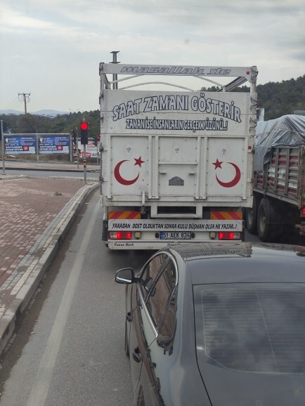 Güzel söz yazmış dayım var mı arttıran 😄kamyon arkası yazısı severmiyiz?