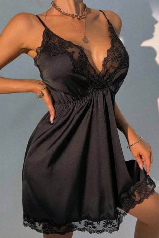 Siyah saten gecelik cinsellikte size neyi çağrıştırıyor 🖤 ?
