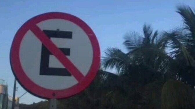 Bu trafik levhasının anlamı nedir?