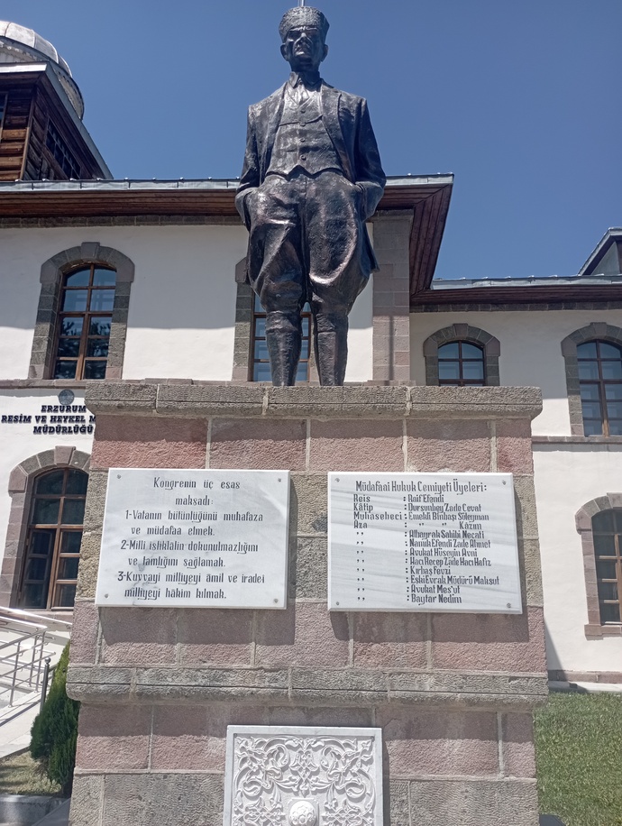 Erzurum Kongre Binasını Gördün mü?