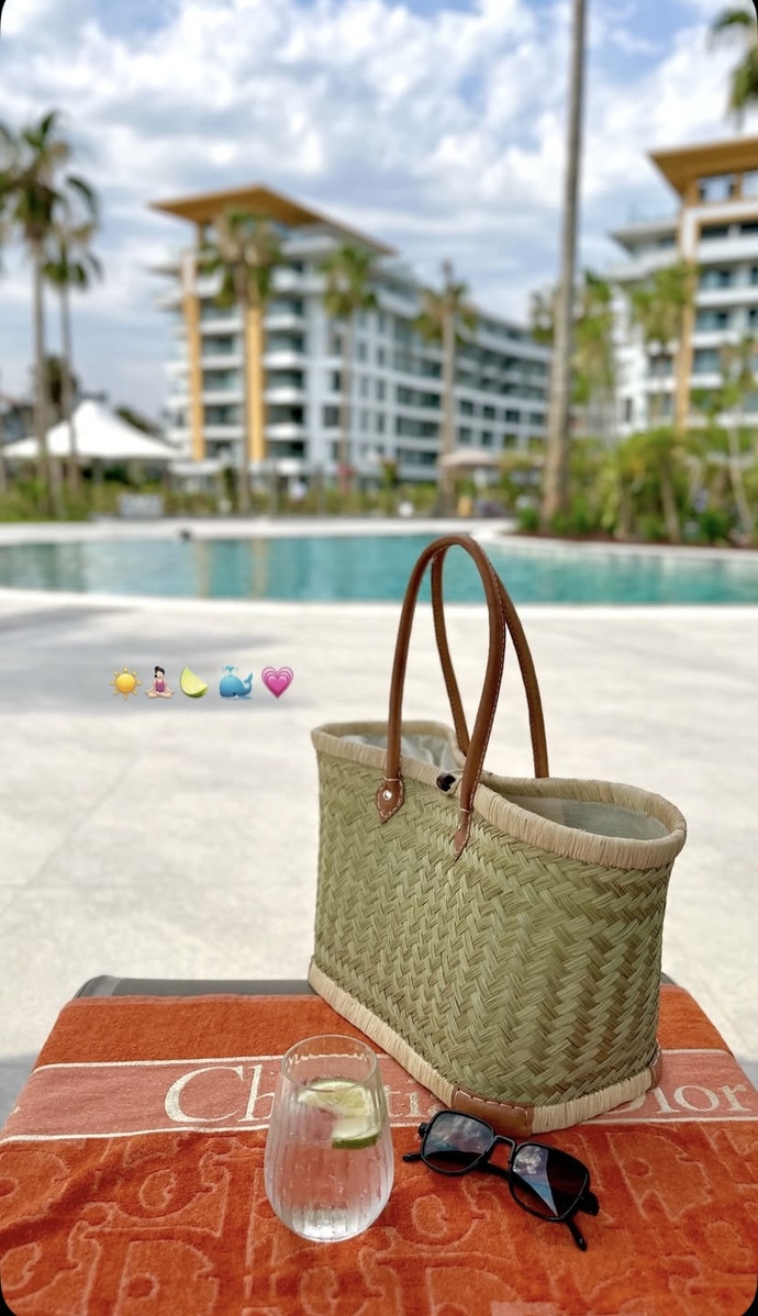 Günaydınnn neler yapıyorsunuz? Tek başına tatil mi yoksa aile /arkadaşla yapılan tatil mi eğlenceli olur?