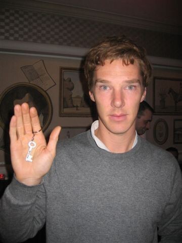 Benedict Cumberbatch çok yakışıklı degil mi?