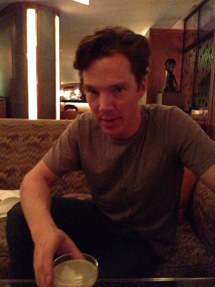 Benedict Cumberbatch çok yakışıklı degil mi?
