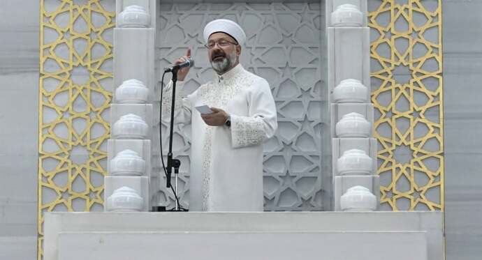 Diyanet bazı tatiller için: Lüks ve israfın zirveye ulaştığı bir hal almıştır dedi. Siz katılıyor musunuz?