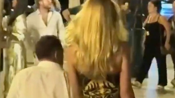 Zengin erkekler neden uzun kadın tercih ediyor?
