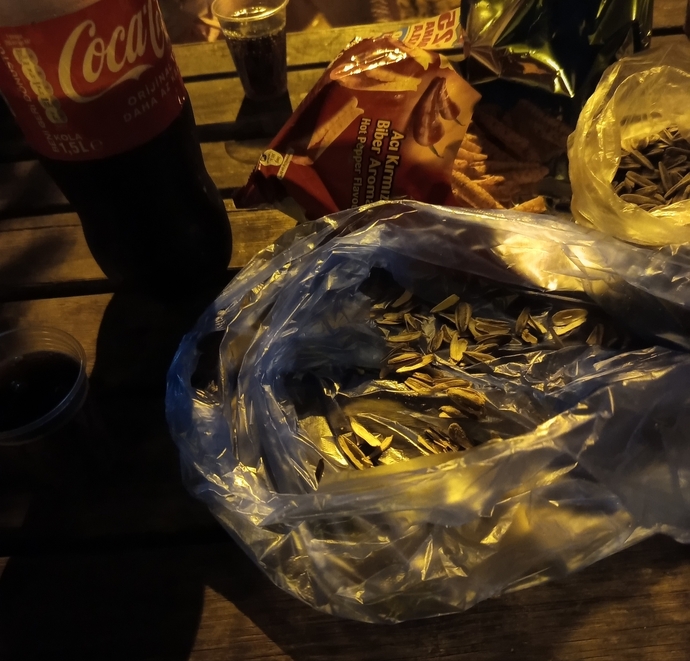 Çekirdek kola yapıyorum. Siz neler yapıyorsunuz 😀?