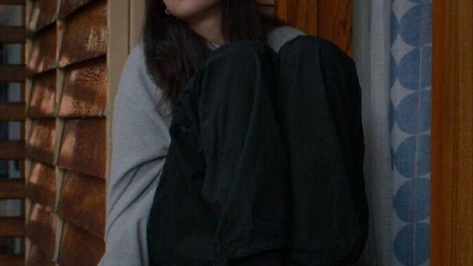 Sürekli yalnız kalıyorum çevremde hiç kimse yok niye böyle oluyor bilmiyorum sorun sizce bende mi?