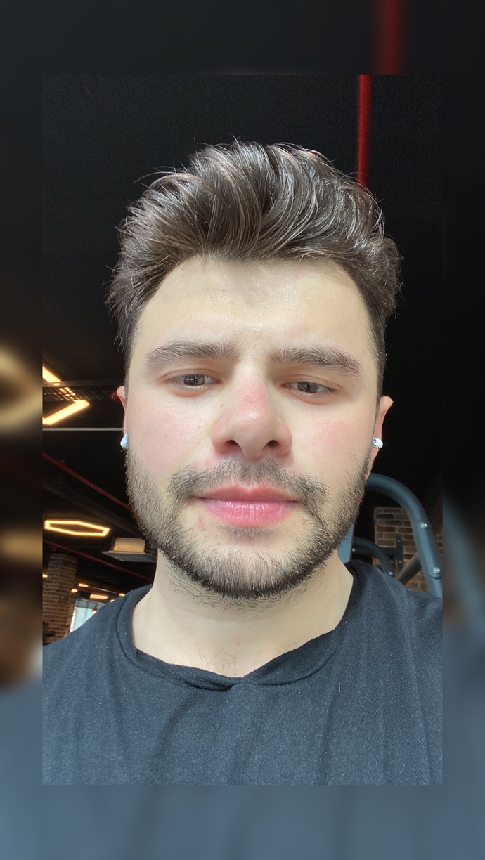 Kızlar, Benimle spor yapmak ister miydiniz hem de bu sıcakta?
