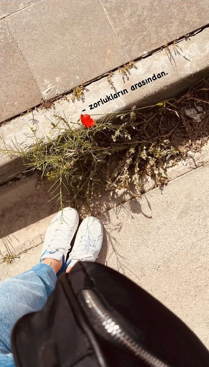 Zorluk mu öğretir mutluluk mu?