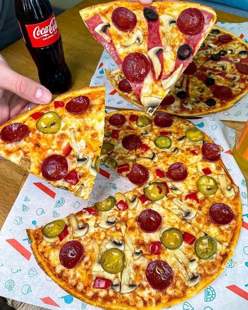 Sizce misafirlere pizza ikram edilir mi?