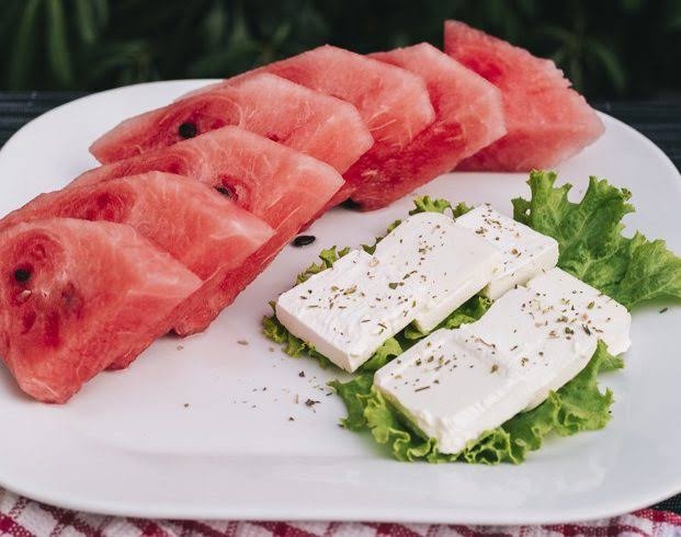 🍉 Karpuz + peynir ikilisi sizce efsane mi, yoksa gereksiz mi?