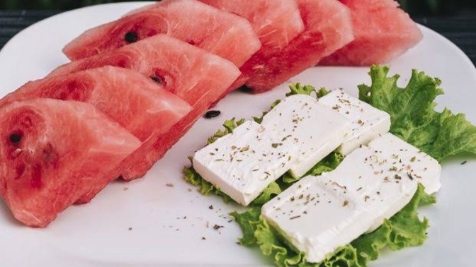 🍉 Karpuz + peynir ikilisi sizce efsane mi, yoksa gereksiz mi?