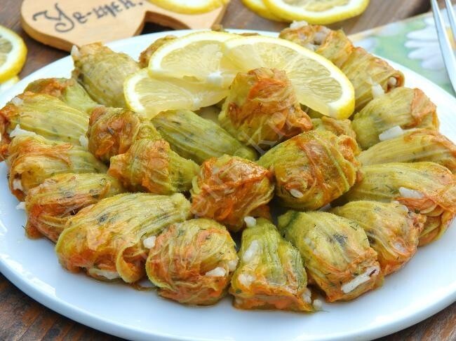Kabak çiçeği dolması sever misin?