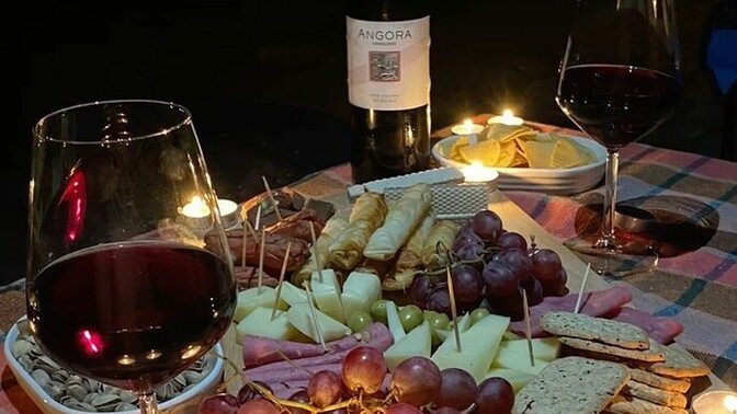 Gönül meyhanesinde açtım yine bir şişe kalemim hiç bitmedi Yazdım dize dize🍷?