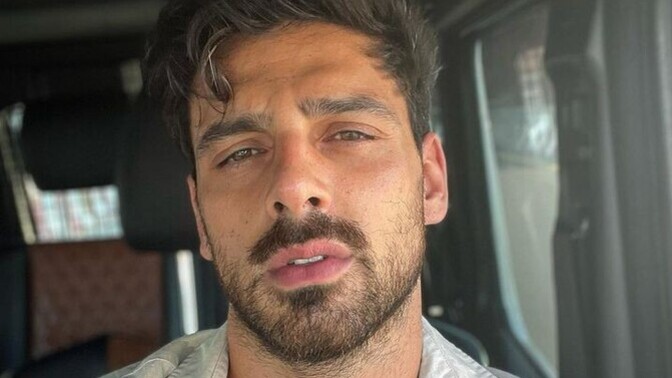 Sizce Michele Morrone yakışıklı mı?