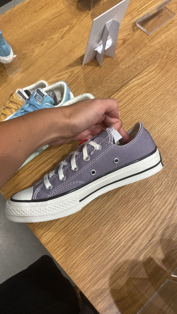 Arkadaşlar sizce hangi renk converse daha güzel?