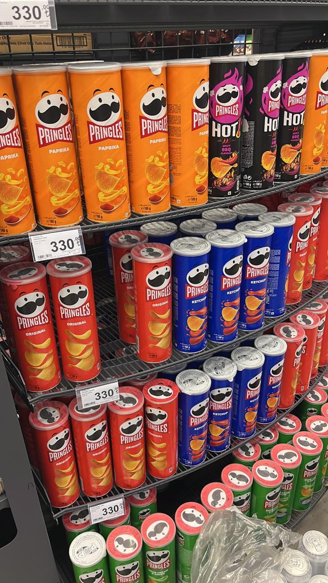 Pringles Türkiyede tekrar satılmaya başladı! Bir paket cipse 330 TL verir misiniz?
