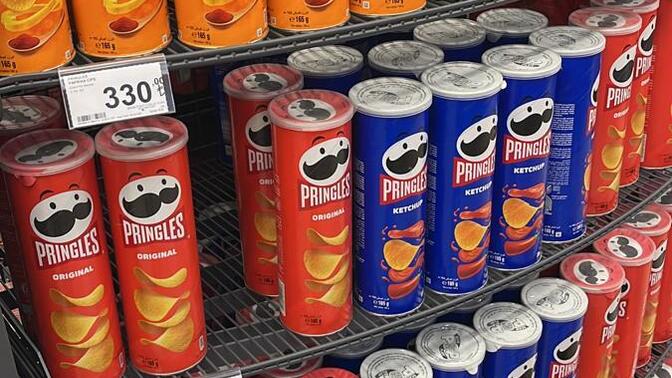 Pringles Türkiye'de tekrar satılmaya başladı! Bir paket cipse 330 TL verir misiniz?