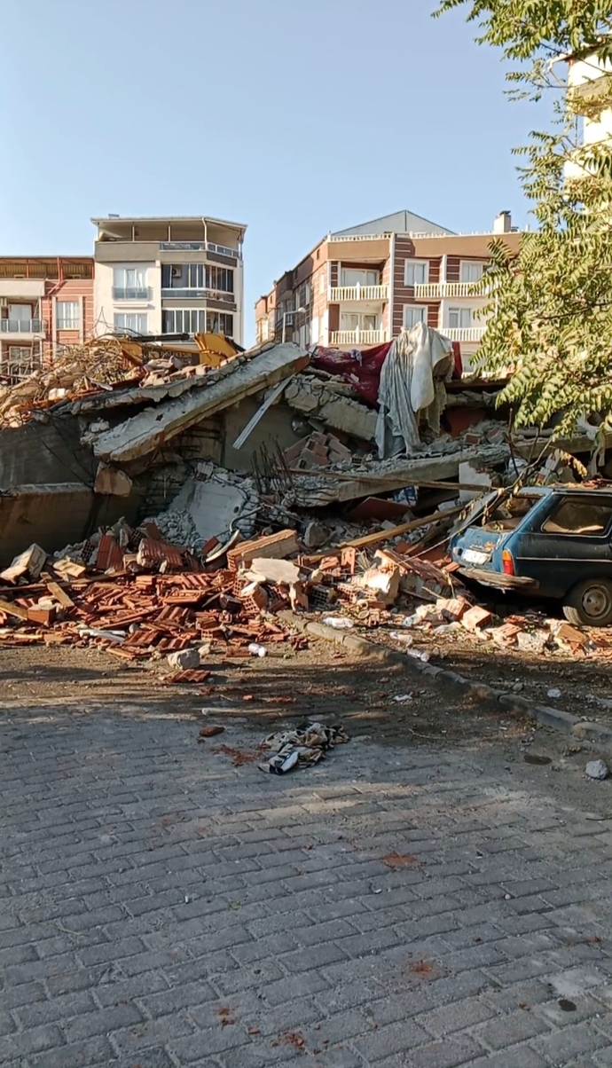 Arkadaşlar deprem bölgesindeyim artcilar sürekli devam ediyor çok korkuyoruz artci depremler ne zaman kesilir?